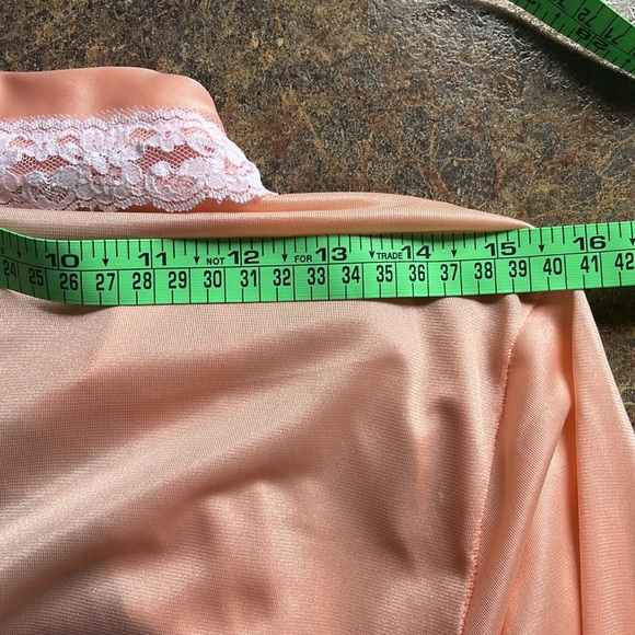 Exquisite Vintage With Lace Trim Peignoir Set - Picture 9 of 13